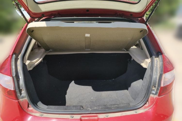 Used Chery Fengyun 2 2010 Hatchback 1.5L Ambition Model Trunk
