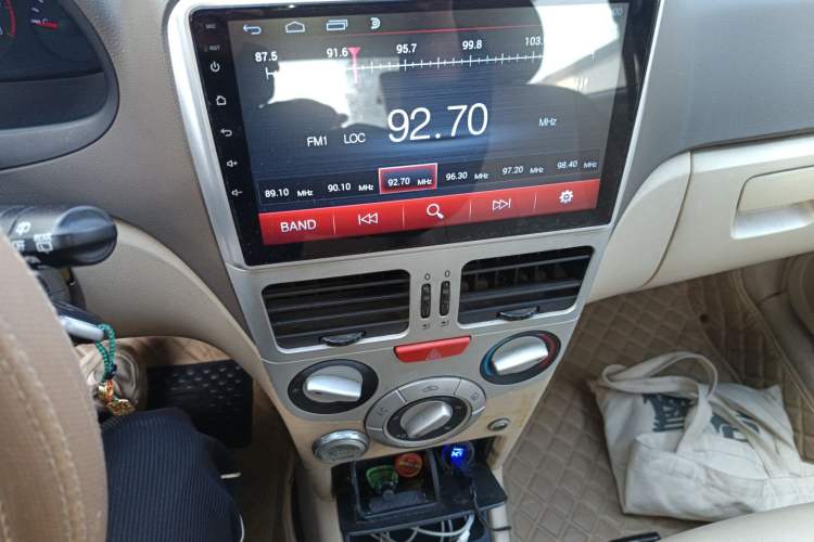 Used Chery Fengyun 2 2010 Hatchback 1.5L Luxury Model Audio And AC Panel
