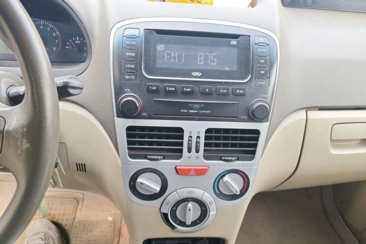 Used Chery Fengyun 2 2010 Hatchback 1.5L Ambition Model Audio And AC Panel