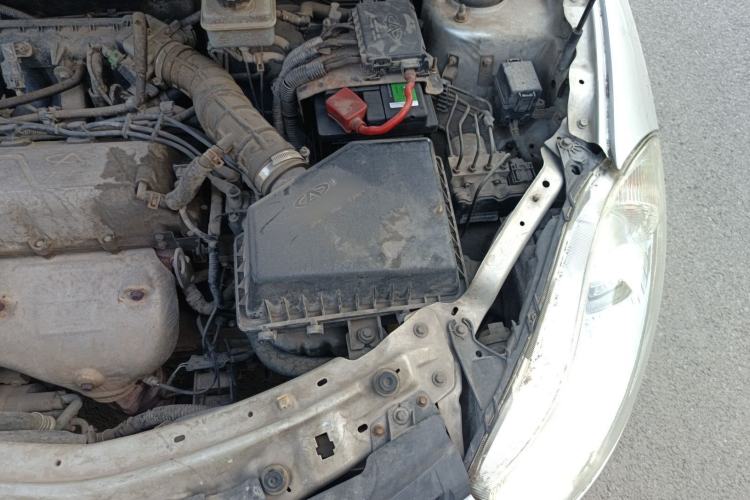 Used Chery Fengyun 2 2010 Hatchback 1.5L Luxury Model Engine Bay Left