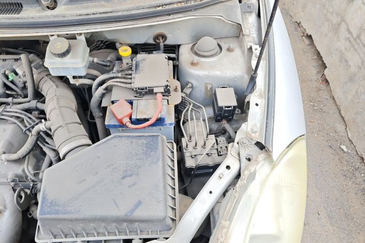 Used Chery Fengyun 2 2010 Hatchback 1.5L Ambition Model Engine Bay Left