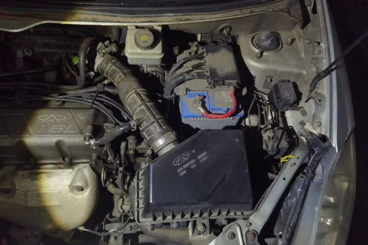 Used Chery Fengyun 2 2010 Hatchback 1.5L Ambition Model Engine Bay Left