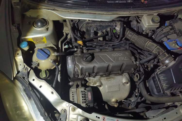 Used Chery Fengyun 2 2010 Hatchback 1.5L Ambition Model Engine Bay Right