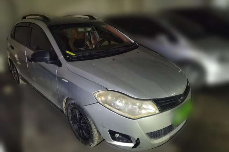 Used Chery Fengyun 2 2010 Hatchback 1.5L Ambition Model Front Right 45 Deg