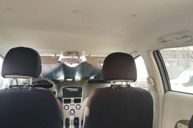 Used Chery Fengyun 2 2010 Hatchback 1.5L Ambition Model Headliner