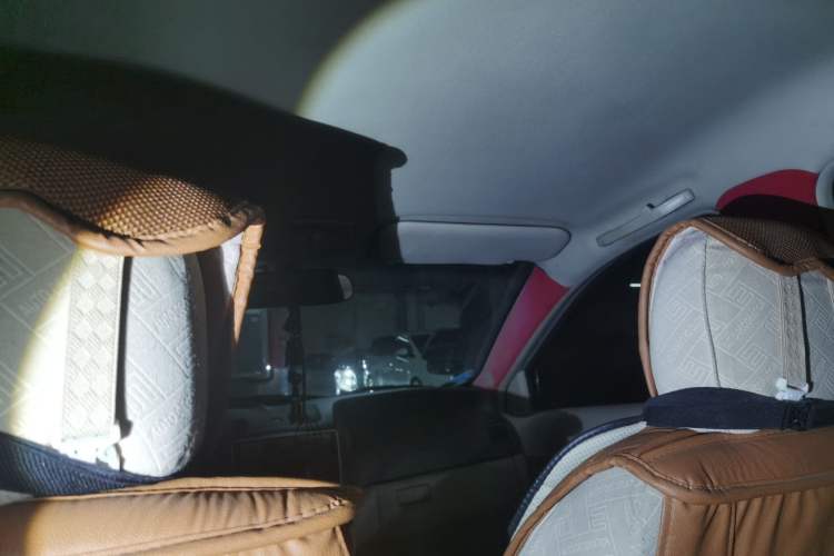 Used Chery Fengyun 2 2010 Hatchback 1.5L Ambition Model Headliner