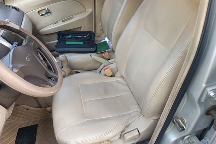 Used Chery Fengyun 2 2010 Hatchback 1.5L Luxury Model Left Front Seat