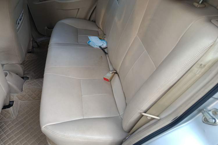 Used Chery Fengyun 2 2010 Hatchback 1.5L Luxury Model Left Rear Seat