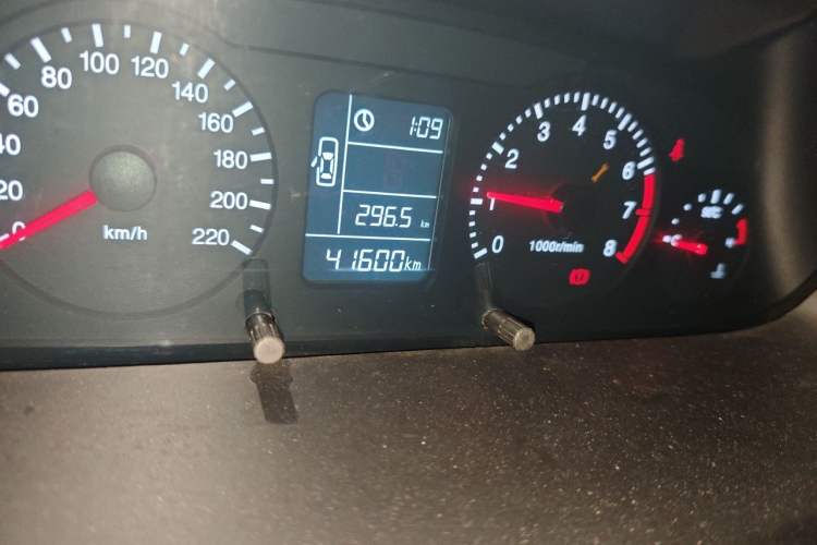 Used Chery Fengyun 2 2010 Hatchback 1.5L Ambition Model Odometer Close Up
