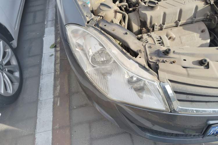 Used Chery Fengyun 2 2010 Hatchback 1.5L Ambition Model Right Front Headlight