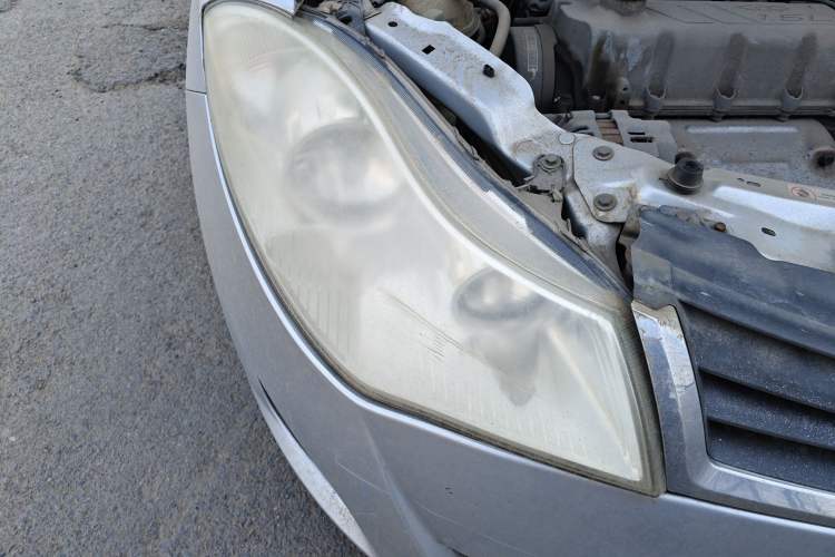 Used Chery Fengyun 2 2010 Hatchback 1.5L Ambition Model Right Front Headlight