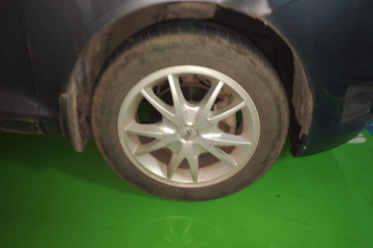 Used Chery Fengyun 2 2010 Hatchback 1.5L Ambition Model Right Front Wheel Hub