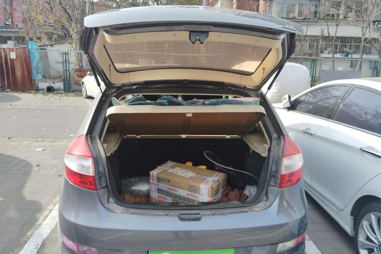 Used Chery Fengyun 2 2010 Hatchback 1.5L Ambition Model Trunk
