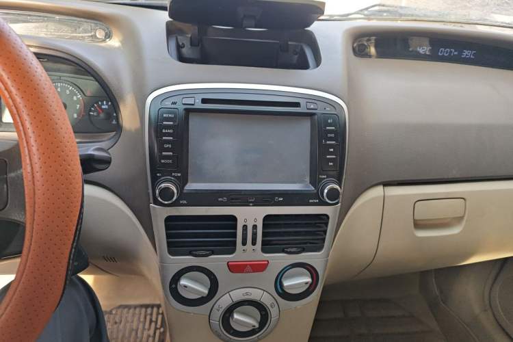 Used Chery Fengyun 2 2010 Hatchback 1.5L Ambition Model Audio And AC Panel