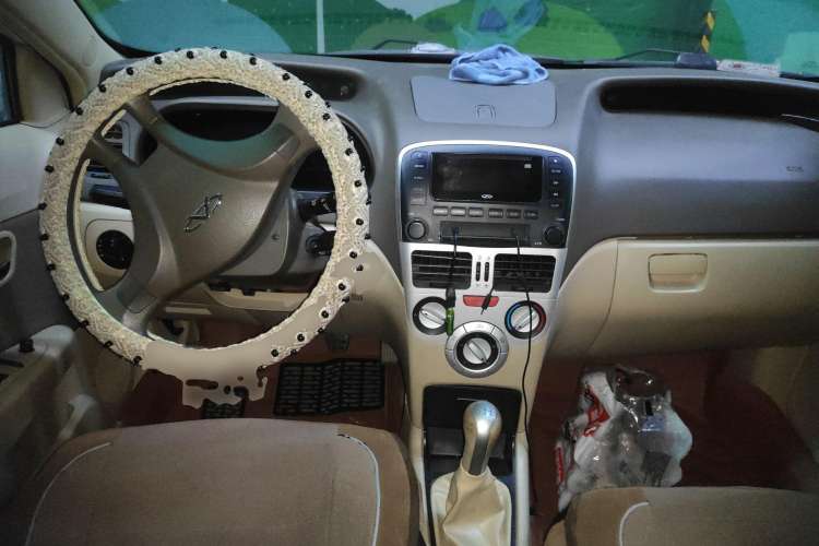 Used Chery Fengyun 2 2010 Hatchback 1.5L Ambition Model Center Console