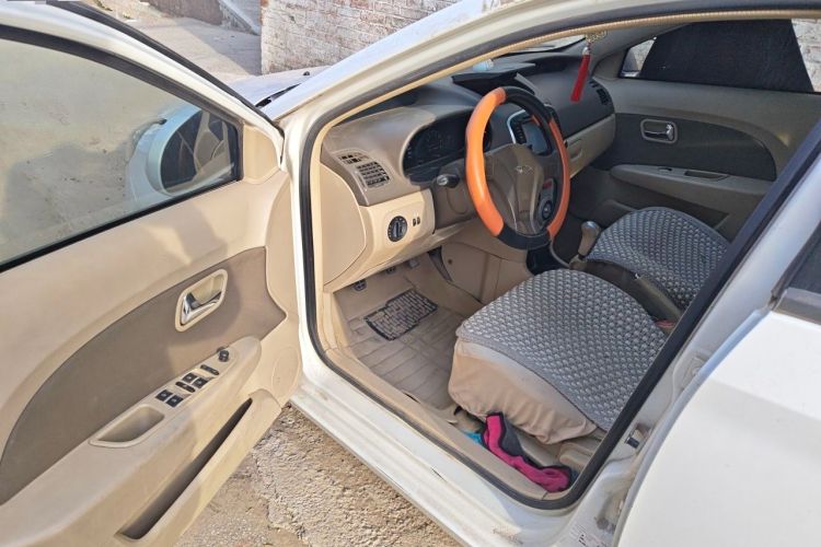 Used Chery Fengyun 2 2010 Hatchback 1.5L Ambition Model Driver Seat