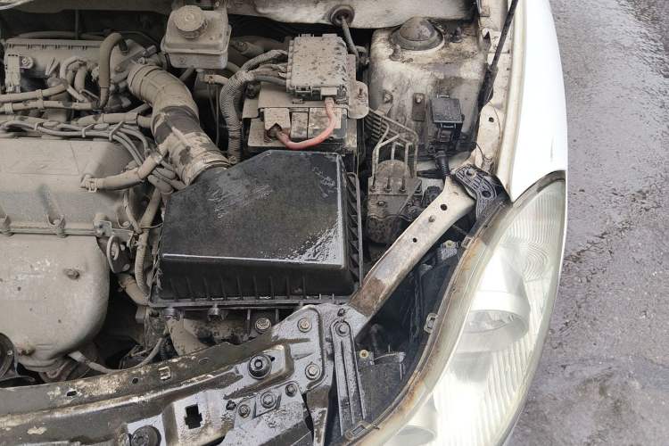 Used Chery Fengyun 2 2010 Hatchback 1.5L Ambition Model Engine Bay Left