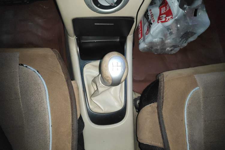 Used Chery Fengyun 2 2010 Hatchback 1.5L Ambition Model Gear Lever