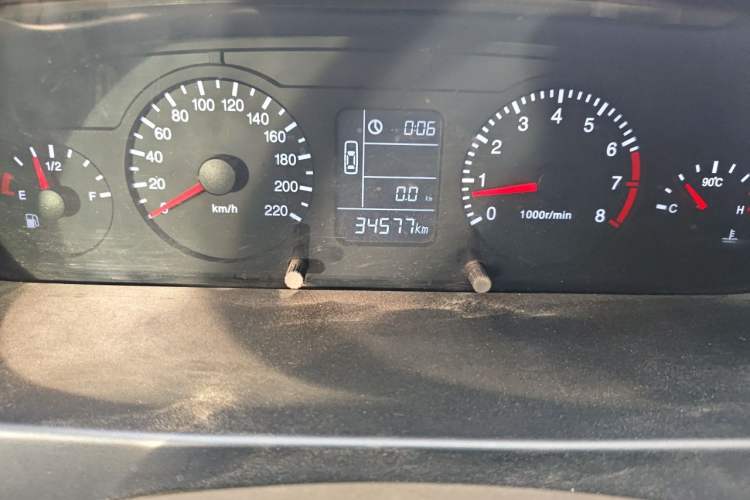Used Chery Fengyun 2 2010 Hatchback 1.5L Ambition Model Odometer Close Up