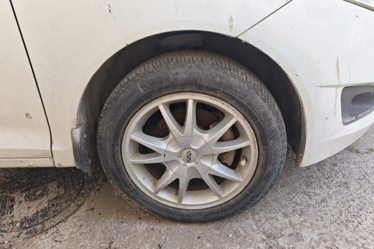 Used Chery Fengyun 2 2010 Hatchback 1.5L Ambition Model Right Front Wheel Hub