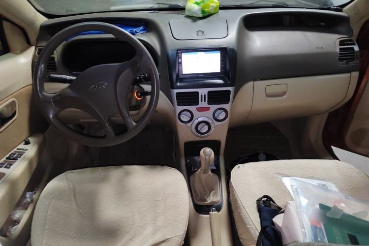 Used Chery Fengyun 2 2010 Hatchback 1.5L Ambition Model Center Console