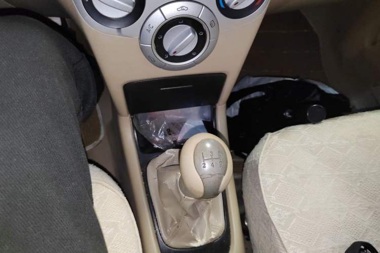 Used Chery Fengyun 2 2010 Hatchback 1.5L Ambition Model Gear Lever