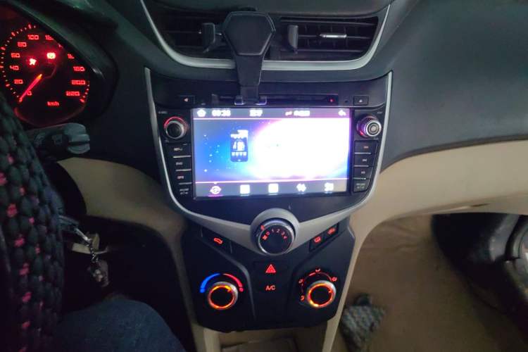 Used Chery Fengyun 2 2013 Hatchback 1.5L Manual Ruiyi Edition Audio And AC Panel