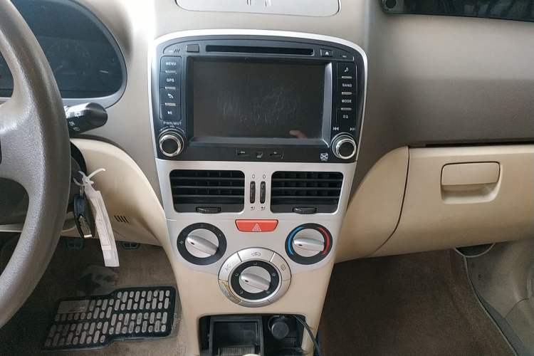 Used Chery Fengyun 2 2013 Hatchback 1.5L Manual Kuaiyi Edition Audio And AC Panel