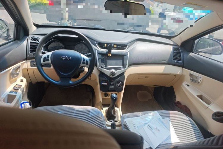Used Chery Fengyun 2 2013 Hatchback 1.5L Manual Ruiyi Edition Center Console