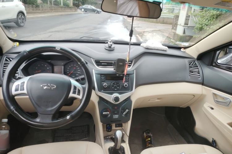 Used Chery Fengyun 2 2013 Hatchback 1.5L Manual Ruiyi Edition Center Console