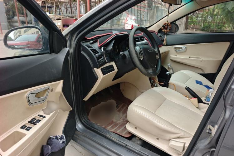 Used Chery Fengyun 2 2013 Hatchback 1.5L Manual Ruiyi Edition Driver Seat