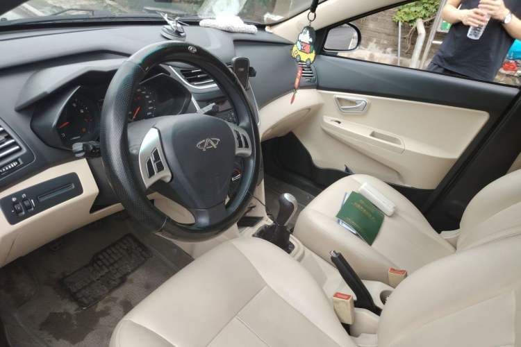 Used Chery Fengyun 2 2013 Hatchback 1.5L Manual Ruiyi Edition Driver Seat