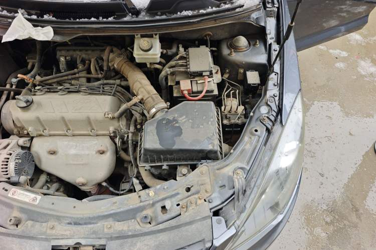 Used Chery Fengyun 2 2013 Hatchback 1.5L Manual Ruiyi Edition Engine Bay Left