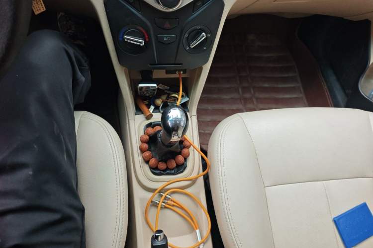 Used Chery Fengyun 2 2013 Hatchback 1.5L Manual Ruiyi Edition Gear Lever