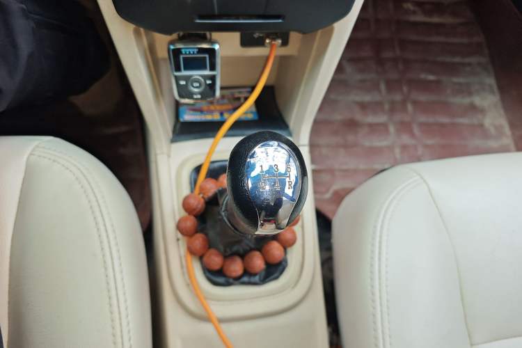 Used Chery Fengyun 2 2013 Hatchback 1.5L Manual Ruiyi Edition Gear Lever