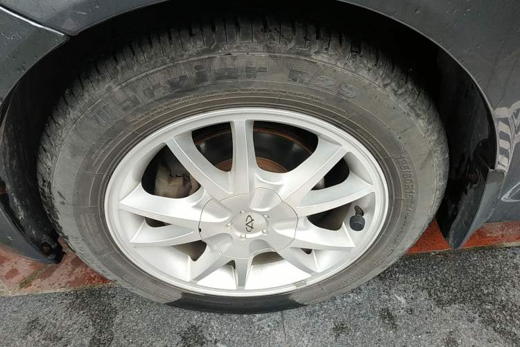 Used Chery Fengyun 2 2013 Hatchback 1.5L Manual Kuaiyi Edition Left Front Wheel Hub