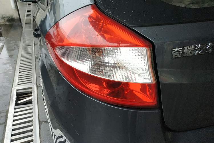 Used Chery Fengyun 2 2013 Hatchback 1.5L Manual Kuaiyi Edition Left Rear Taillight