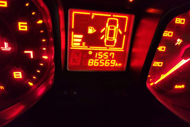 Used Chery Fengyun 2 2013 Hatchback 1.5L Manual Ruiyi Edition Odometer Close Up