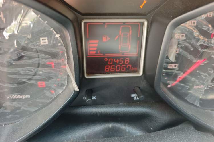 Used Chery Fengyun 2 2013 Hatchback 1.5L Manual Ruiyi Edition Odometer Close Up