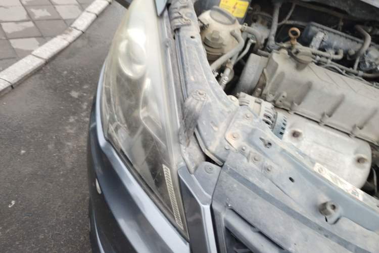 Used Chery Fengyun 2 2013 Hatchback 1.5L Manual Ruiyi Edition Right Front Headlight