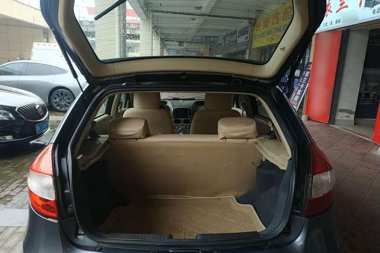 Used Chery Fengyun 2 2013 Hatchback 1.5L Manual Kuaiyi Edition Trunk