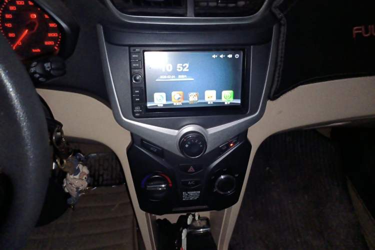 Used Chery Fengyun 2 2013 Hatchback 1.5L Manual Ruiyi Edition Audio And AC Panel