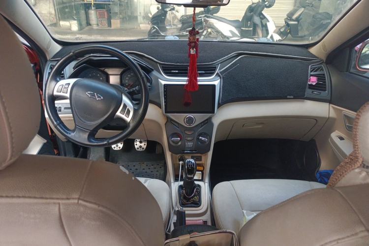 Used Chery Fengyun 2 2013 Hatchback 1.5L Manual Ruiyi Edition Center Console