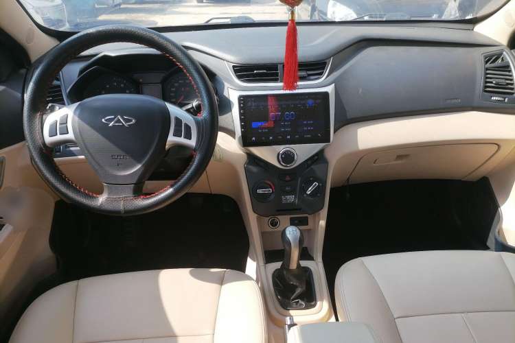 Used Chery Fengyun 2 2013 Hatchback 1.5L Manual Ruiyi Edition Center Console