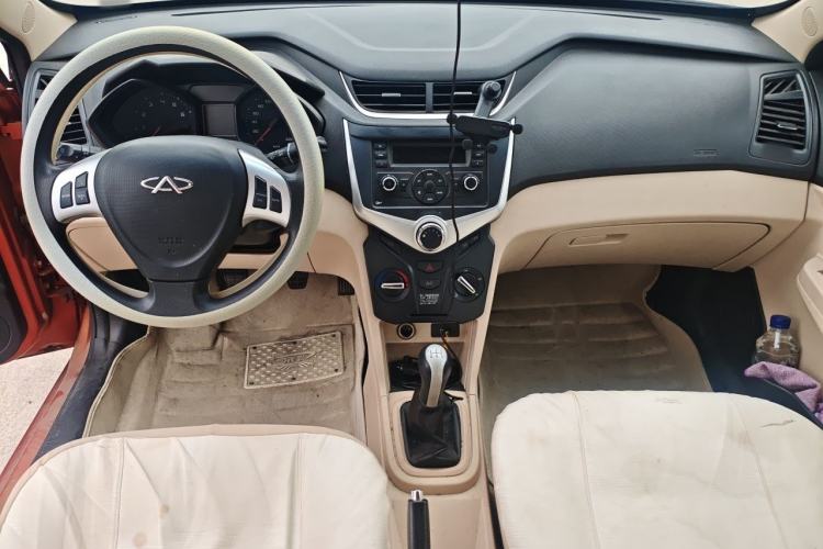Used Chery Fengyun 2 2013 Hatchback 1.5L Manual Ruiyi Edition Center Console