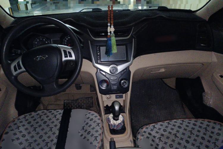 Used Chery Fengyun 2 2013 Hatchback 1.5L Manual Ruiyi Edition Center Console