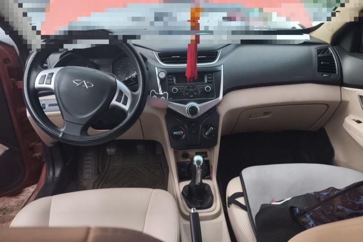 Used Chery Fengyun 2 2013 Hatchback 1.5L Manual Ruiyi Edition Center Console