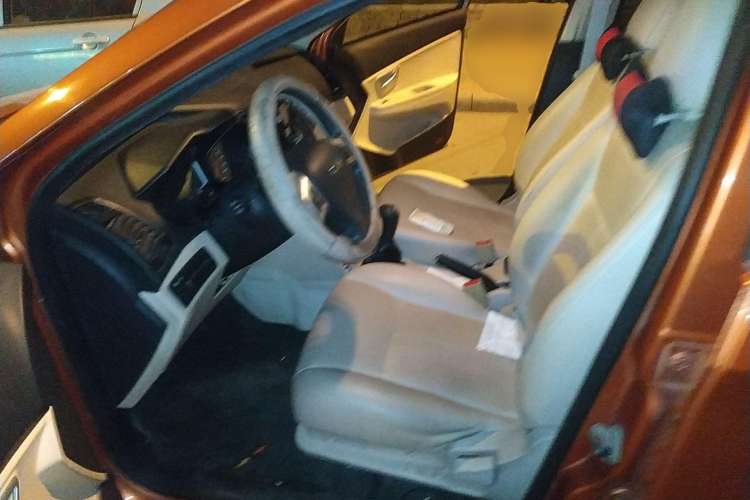 Used Chery Fengyun 2 2013 Hatchback 1.5L Manual Ruiyi Edition Driver Seat