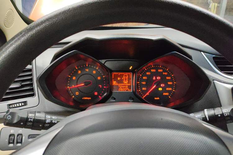 Used Chery Fengyun 2 2013 Hatchback 1.5L Manual Ruiyi Edition Instrument Cluster