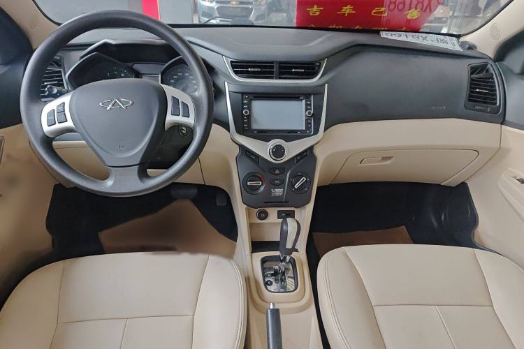 Used Chery Fengyun 2 2013 Hatchback 1.5L AMT Ruìyì Edition Interior 3